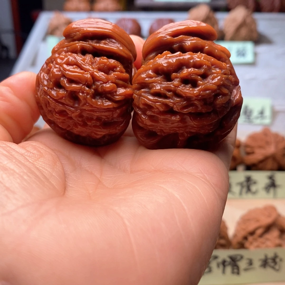 楠***哥文玩核桃把件白獅子犀牛