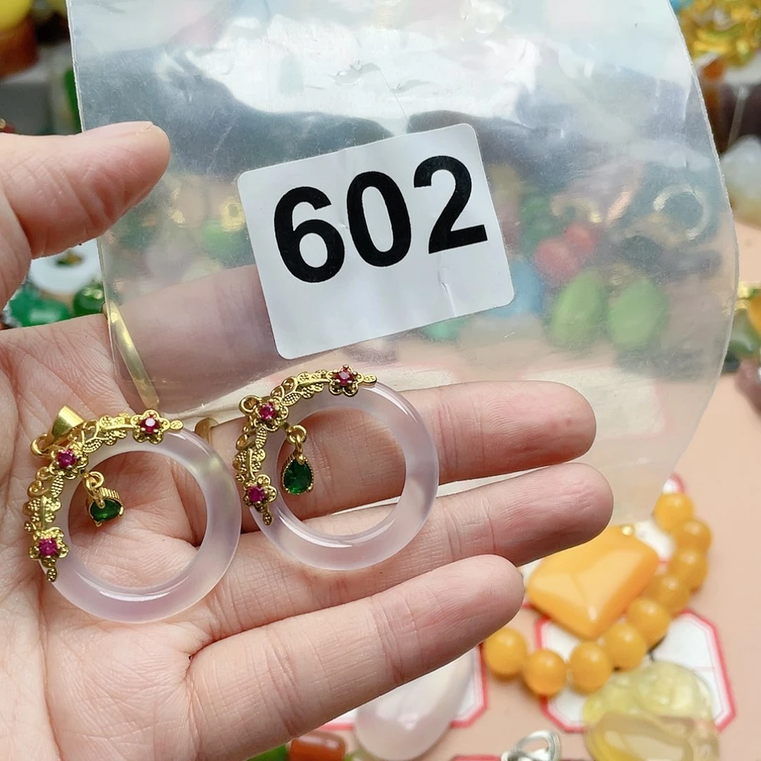 合金颈饰玛瑙/玉髓绥****馆