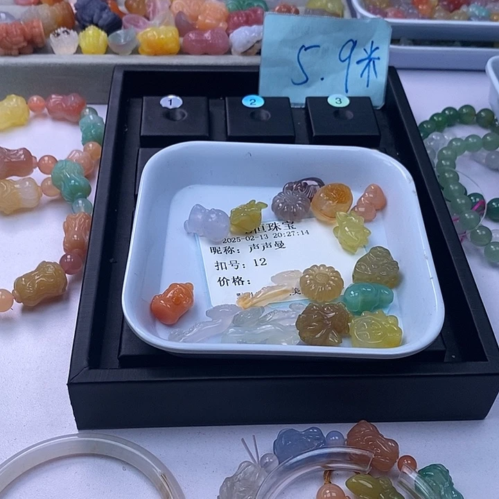 玛瑙/玉髓雕刻件未镶嵌文*啊