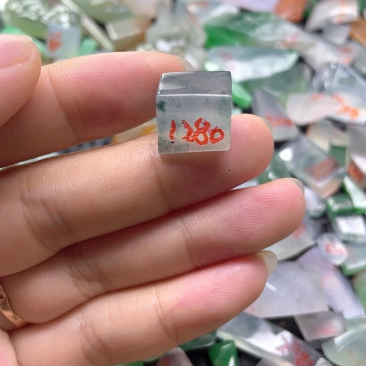 定制翡翠未镶嵌天然缅甸翡翠