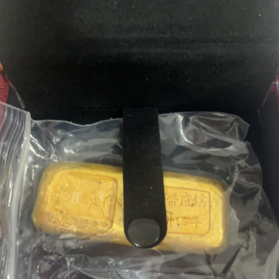 （质检发货）y836精致黄色摆件