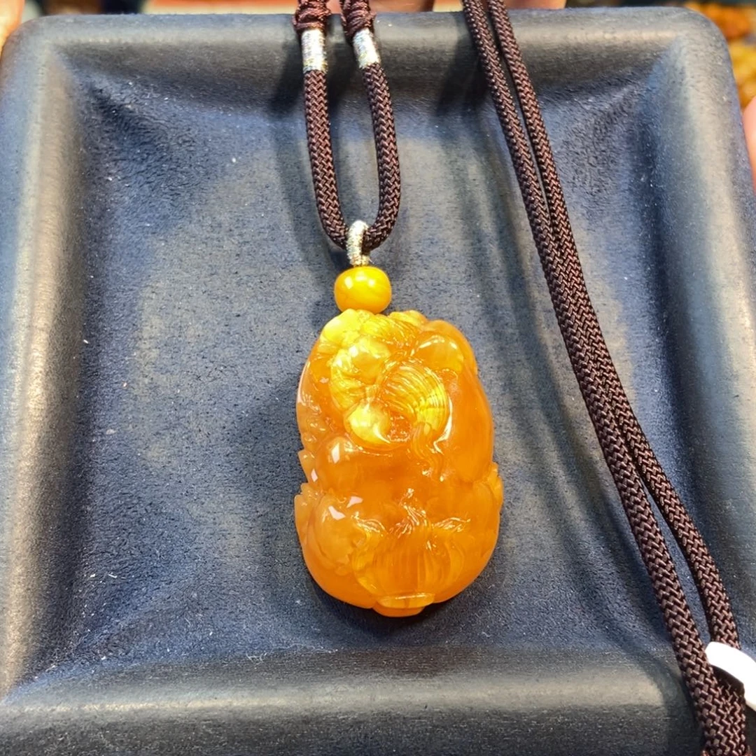 琥珀颈饰未镶嵌蜜蜡