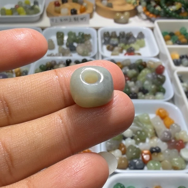 和田玉未镶嵌珠宝奇石