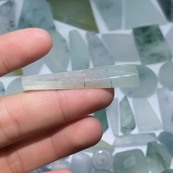 翡翠未镶嵌颈饰543