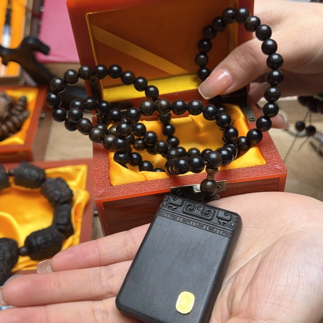 大叶紫檀（黑酸枝木类）