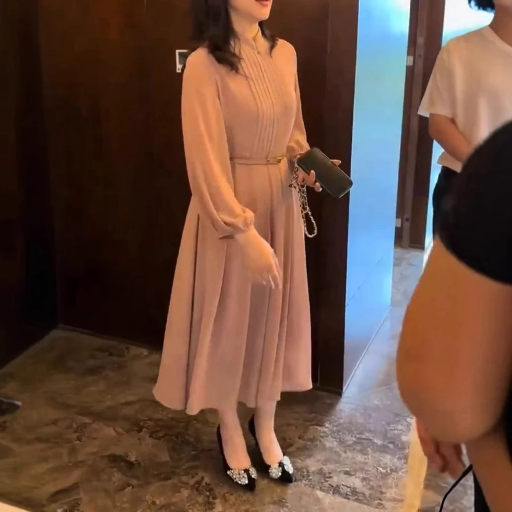 新大爱美依缘2025夏季新款温柔风优雅褶皱中长款连衣裙显瘦气质时