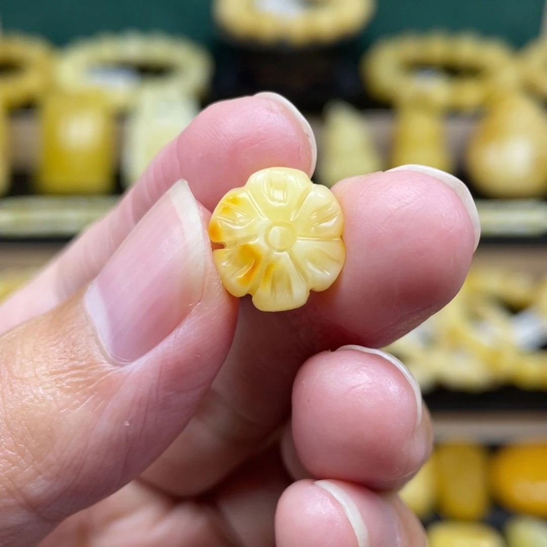 琥珀裸石未镶嵌琥珀蜜蜡