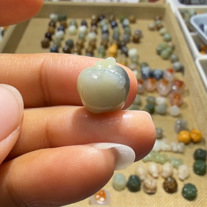 和田玉未镶嵌珠宝奇石