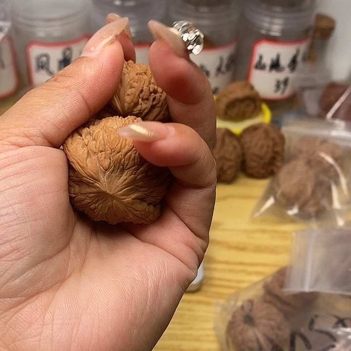 吊坠文玩核桃→泥鳅背40
