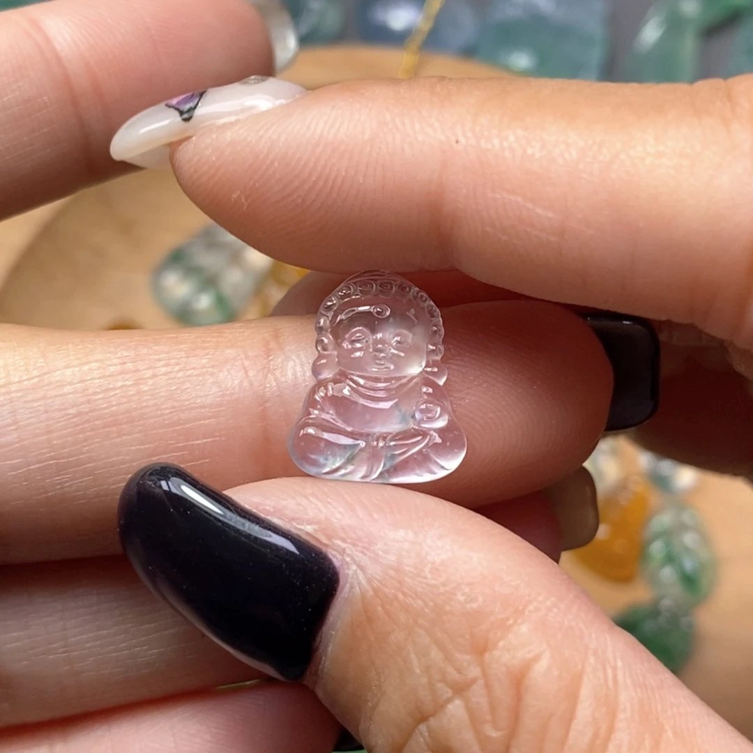 翡翠未镶嵌颈饰不知道