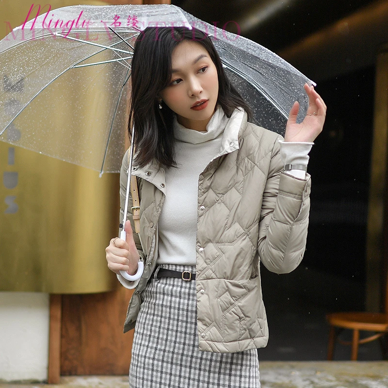 名缕轻薄羽绒服女小个子短款新款韩版时尚洋气不臃肿高贵羽绒服