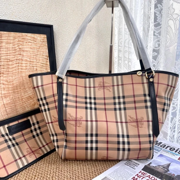 95新 BURBERRY/博柏利 XM/经典战马格纹拼黑托特包/WJ12620041换