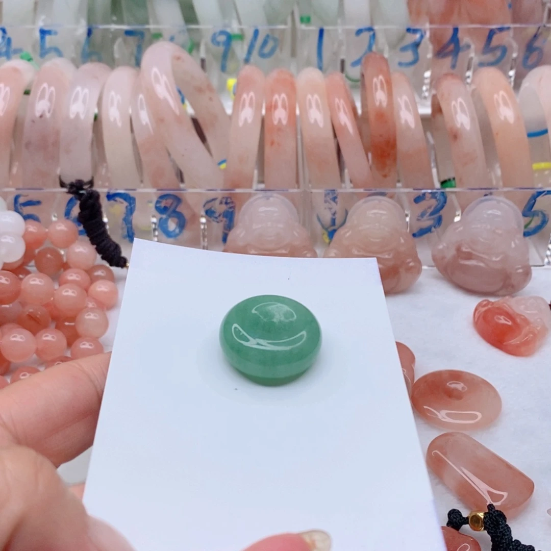 石英质玉颈饰未镶嵌