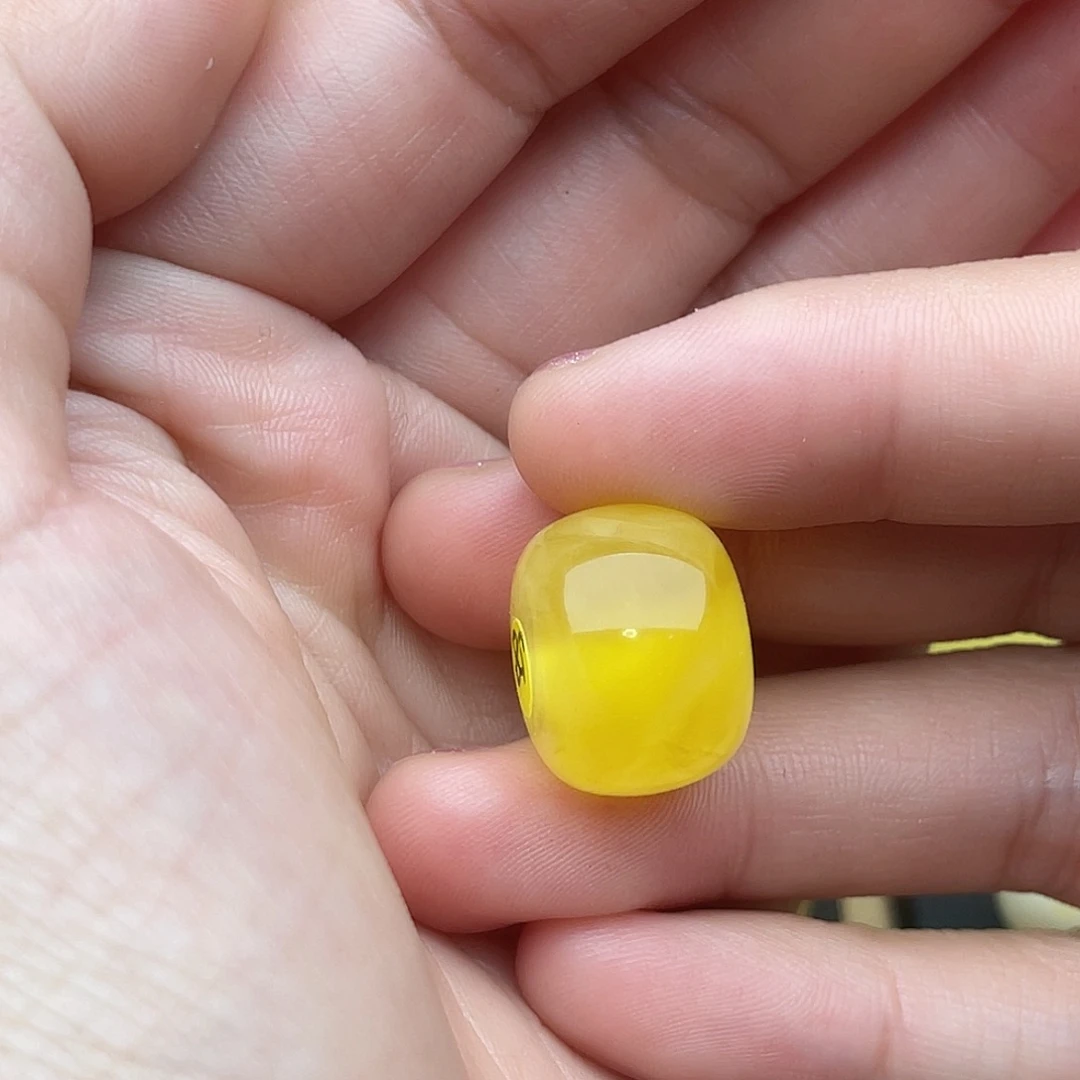 裸石琥珀未镶嵌一**火蜜蜡墩子梦