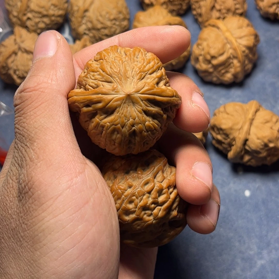 文玩核桃把件文玩核桃铁锤狮子头