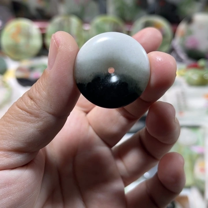 独山玉未镶嵌颈饰