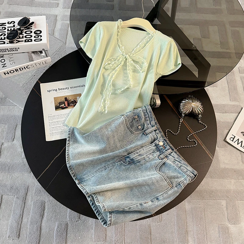 设计感时尚套装女夏蕾丝拼接蝴蝶结V领短袖针织衫牛仔短裙两件套