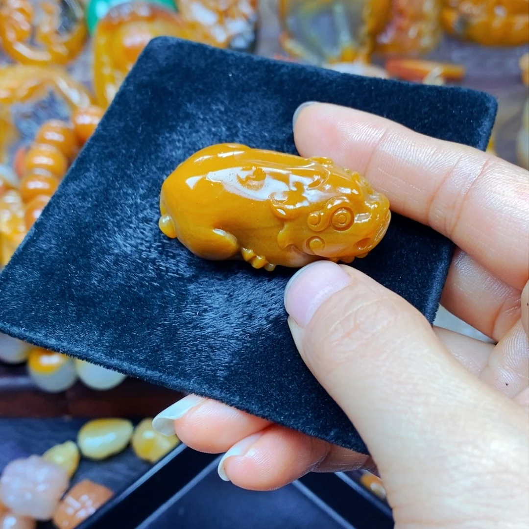 未镶嵌石英质玉（黄龙玉）吊坠(不含链)
