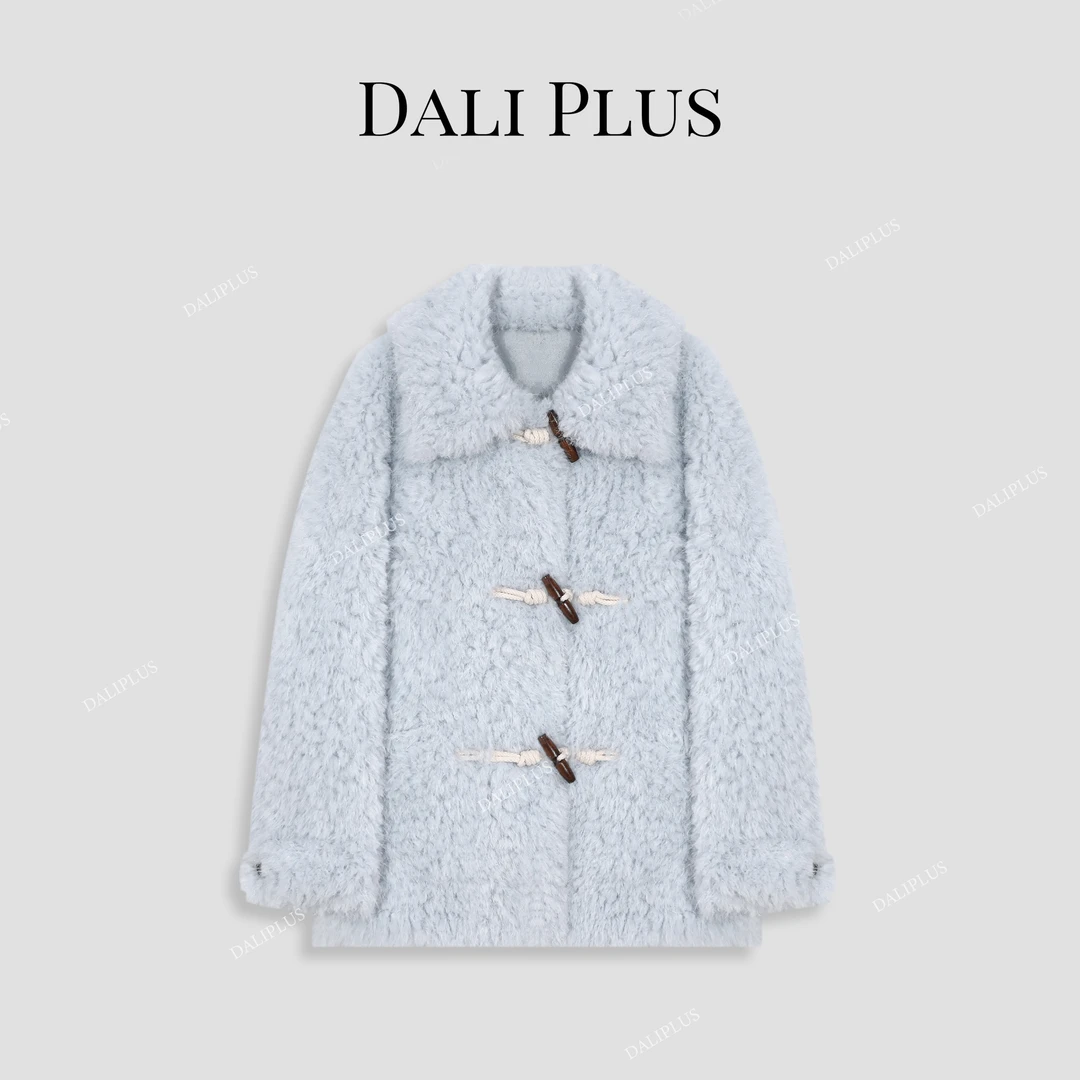 DALI PLUS气质保暖肌理毛绒翻领减龄牛角扣颗粒毛外套-D4TT0153