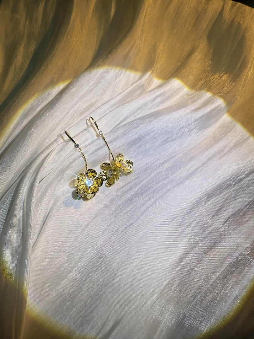 合金锆石耳饰 金银日韩耳环百搭轻奢镶嵌时尚经典精致清新