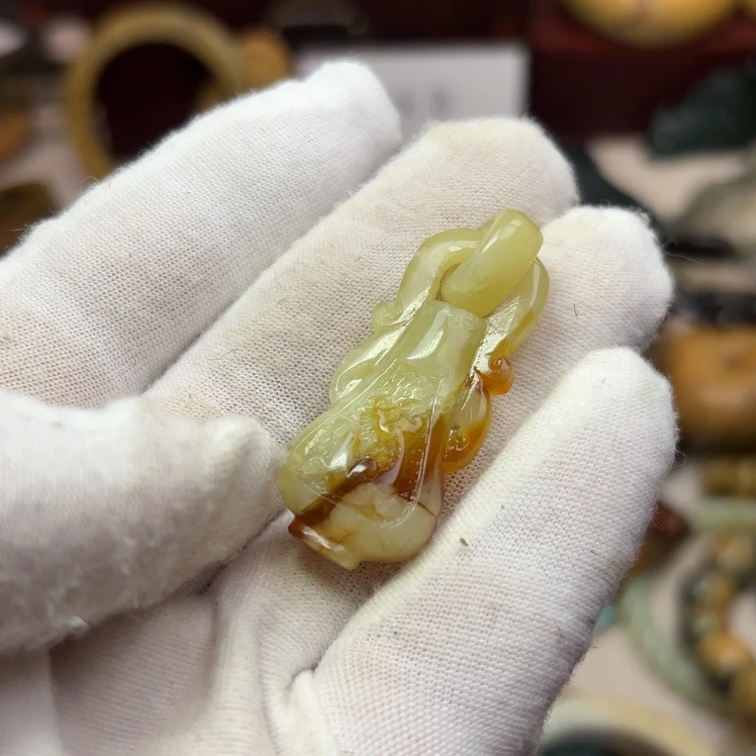 岫岩河磨玉（透闪石质玉）颈饰未镶嵌