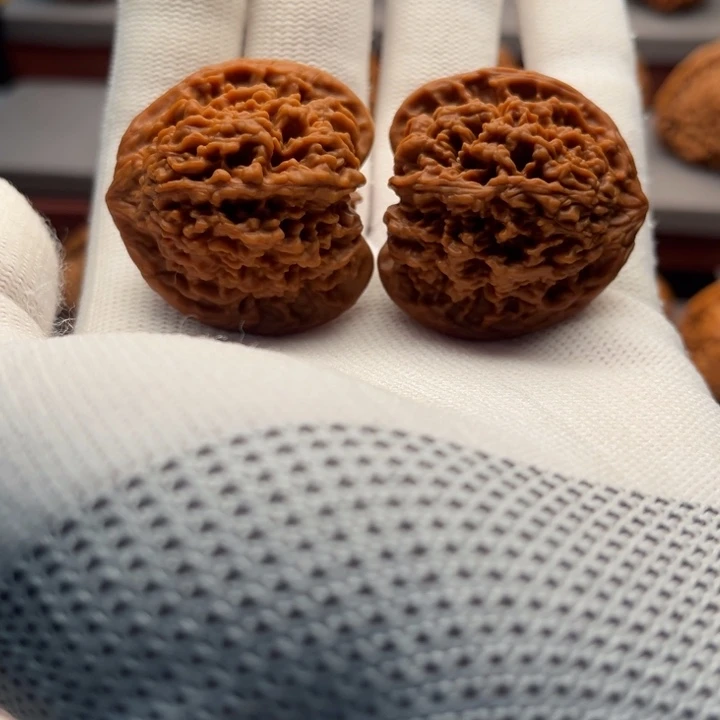 文玩核桃吊坠达*满天星 36