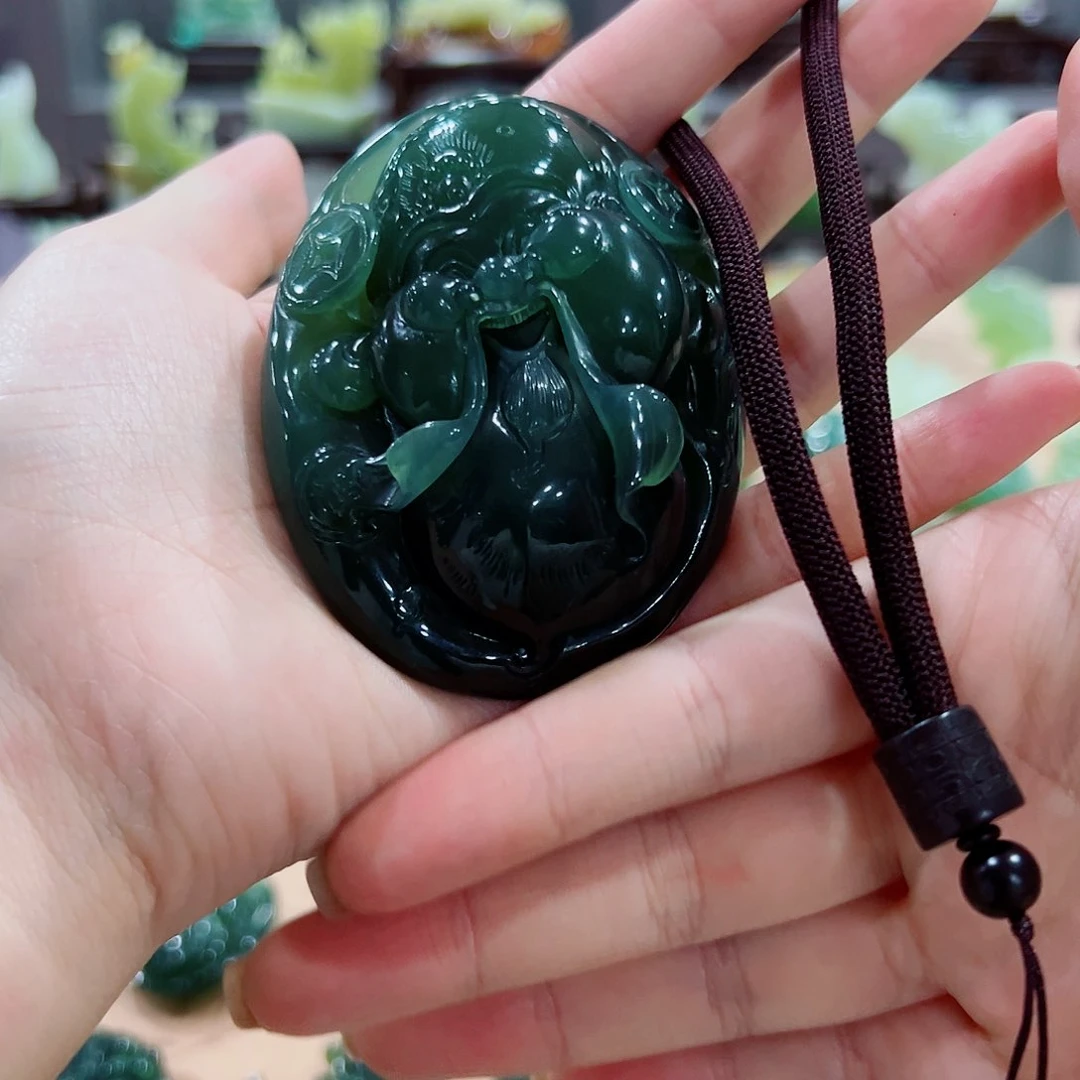 蛇纹石玉未镶嵌财神