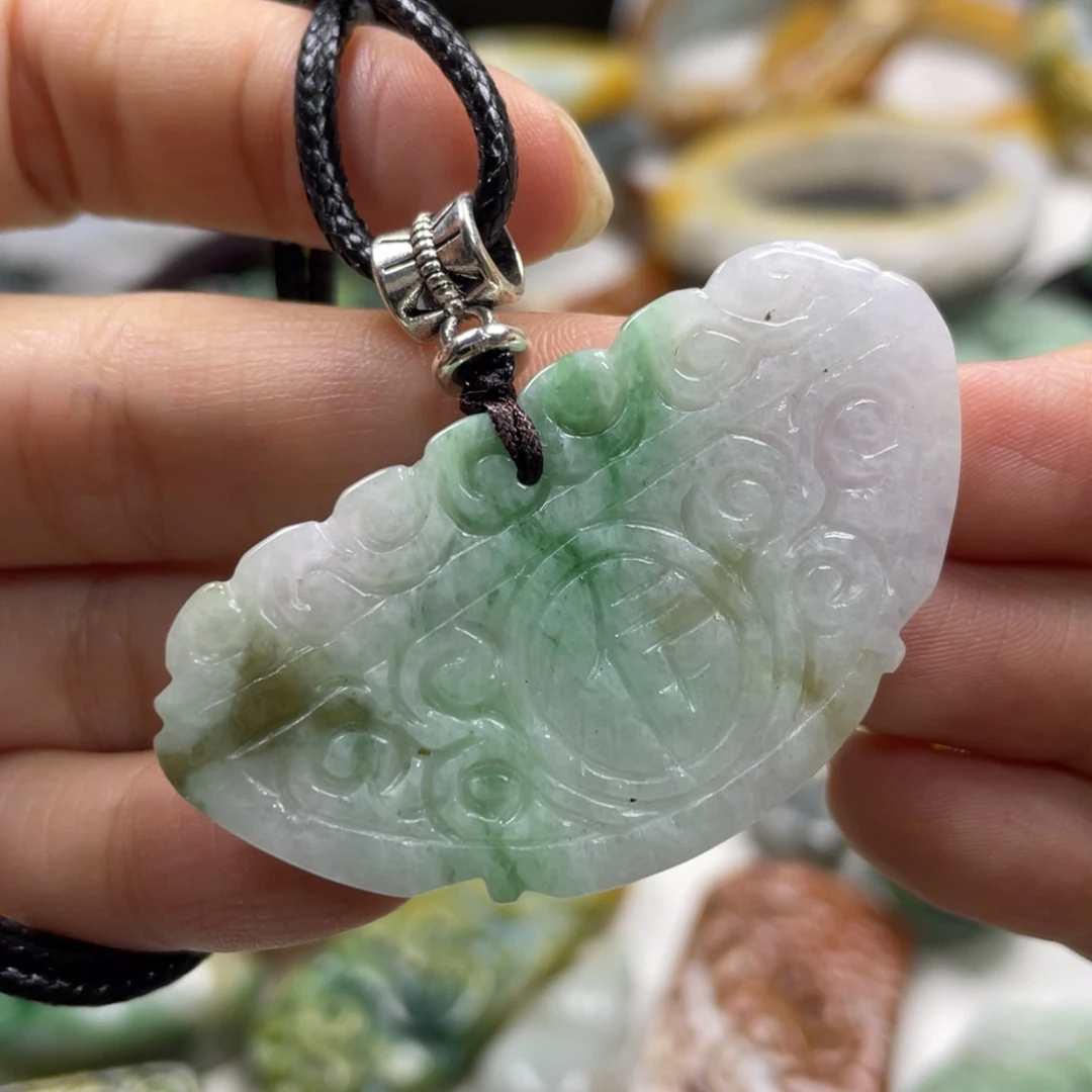 翡翠未镶嵌项圈牌子