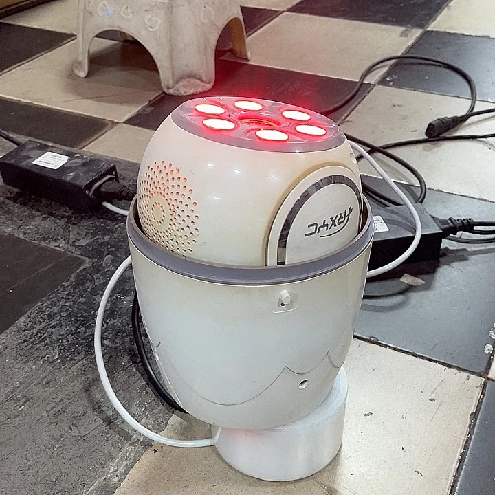 9新  不包邮图案染色摇头灯一台价可以同步