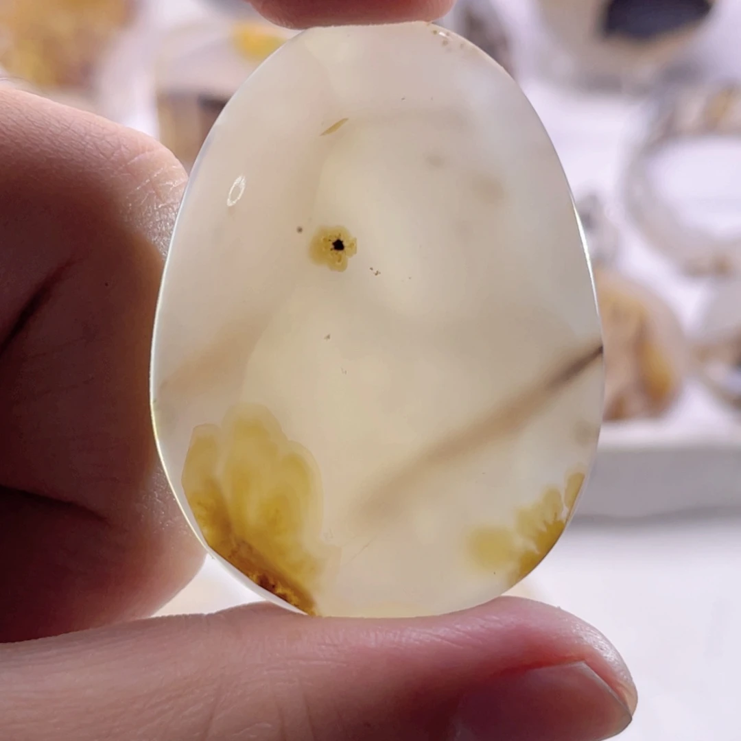 玛瑙/玉髓未镶嵌珠宝奇石