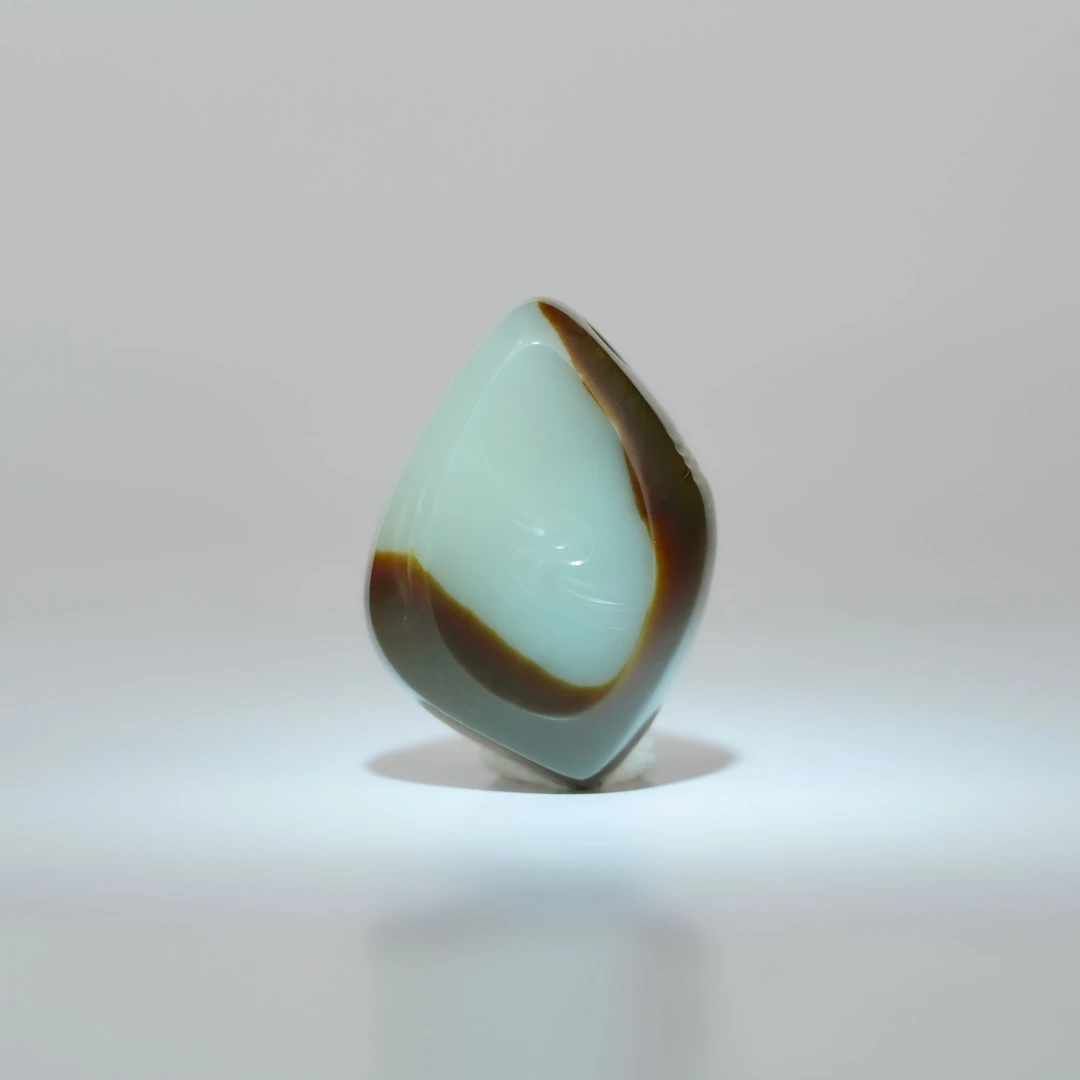 典藏级 和田玉且末近矿糖白糖包肉随形吊坠 34*24*12mm± H90538