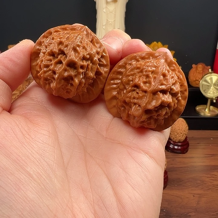 吊坠文玩核桃38全品瓷娃娃