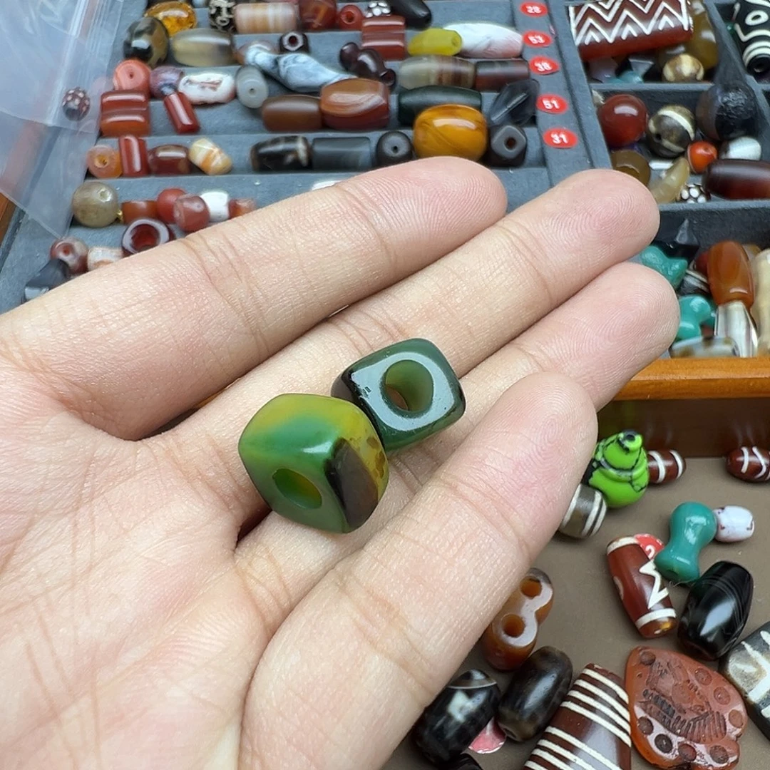 微****玛瑙/玉髓未镶嵌珠宝半成品