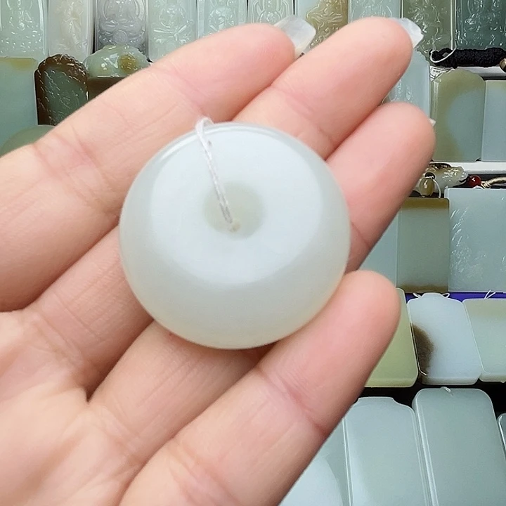 颈饰未镶嵌和田玉