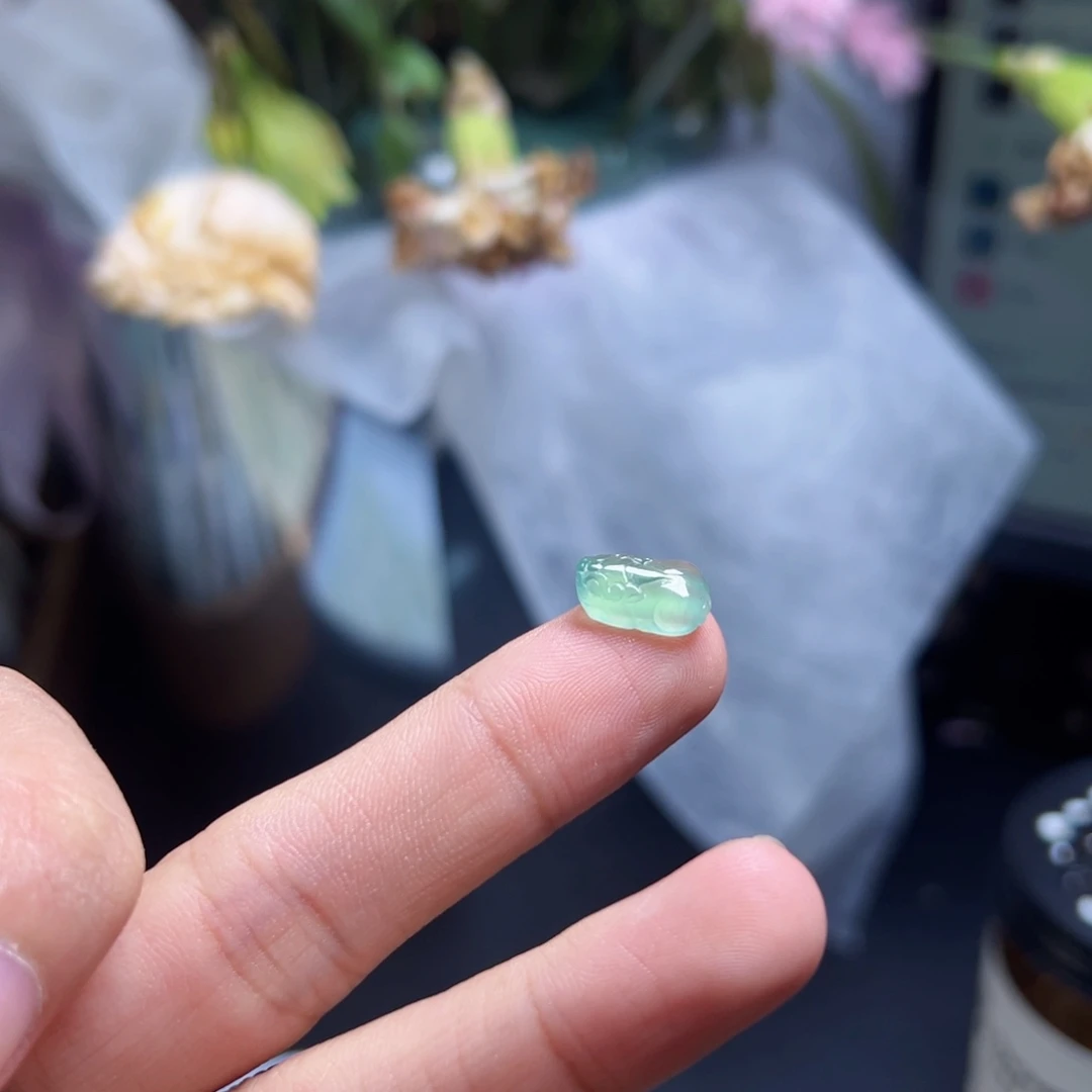 翡翠未镶嵌颈饰翡翠皮丘