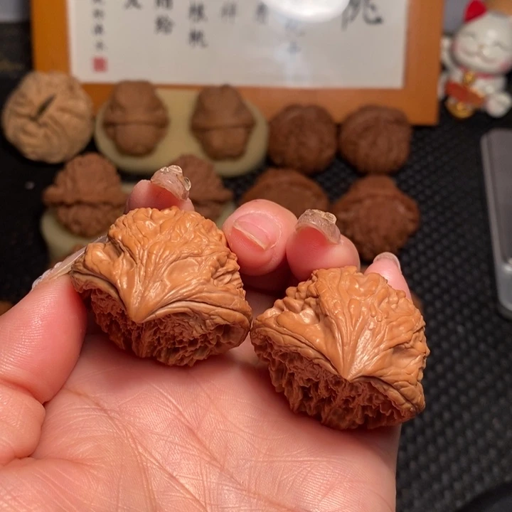 文玩核桃把件38大沽石蛇头