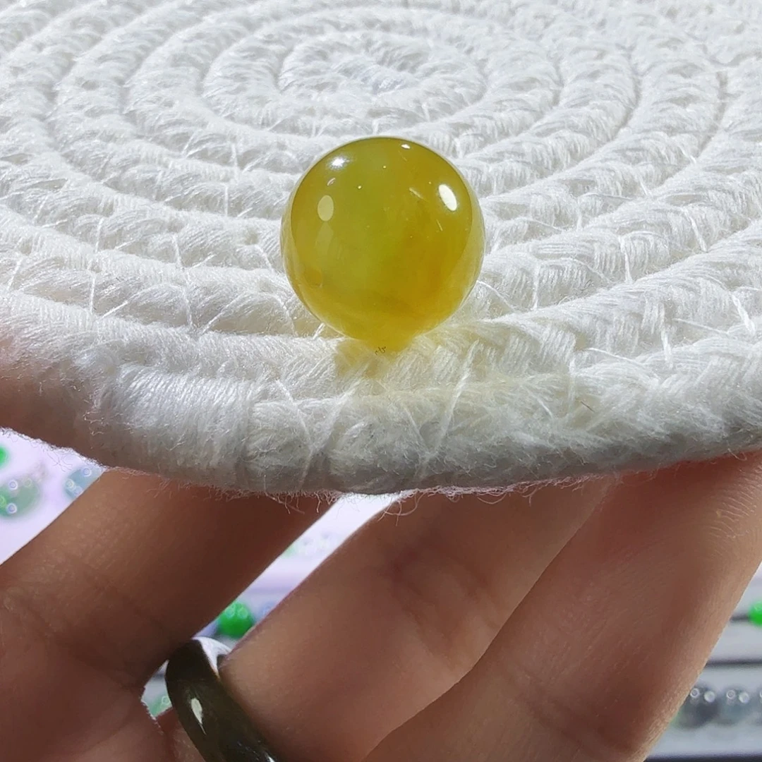 翡翠未镶嵌颈饰黄加绿12.4