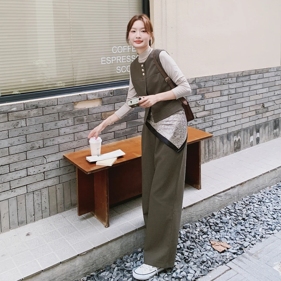 老钱风复古时髦显瘦套装女秋季高级感配腰巾马甲西装裤打底三件套