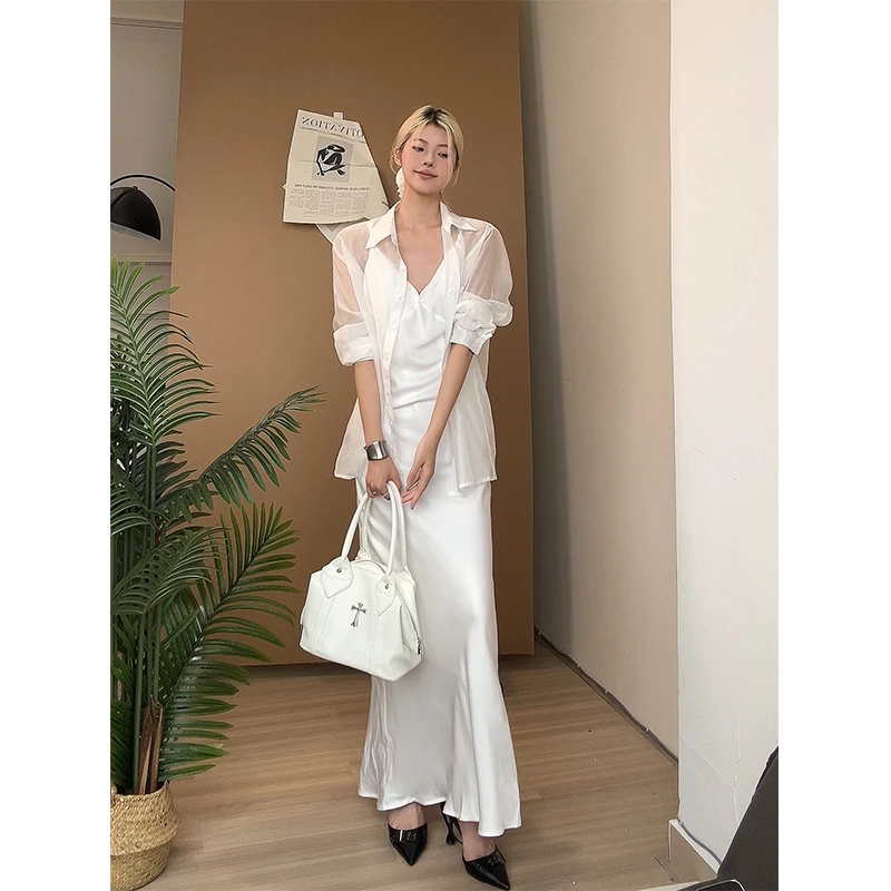 2025秋夏季新款修身显瘦宽松休闲衬衫上衣设计感韩系露背连衣裙女