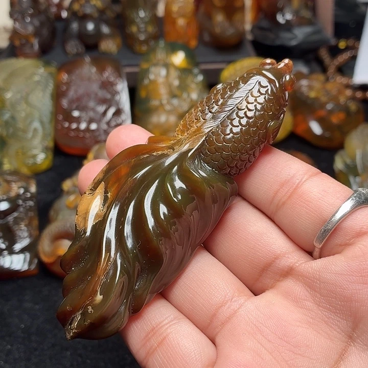 琥珀未镶嵌颈饰57