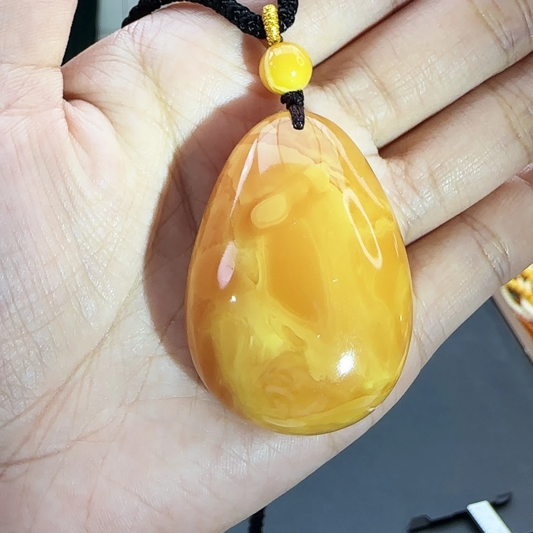 琥珀未镶嵌颈饰吊坠