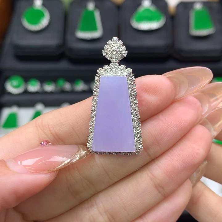 翡翠吊坠(不含链)18K金镶嵌