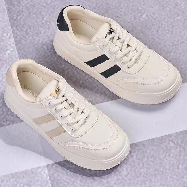 蜻蜓家BC68008011春季新款简单舒适时尚百搭休闲板鞋