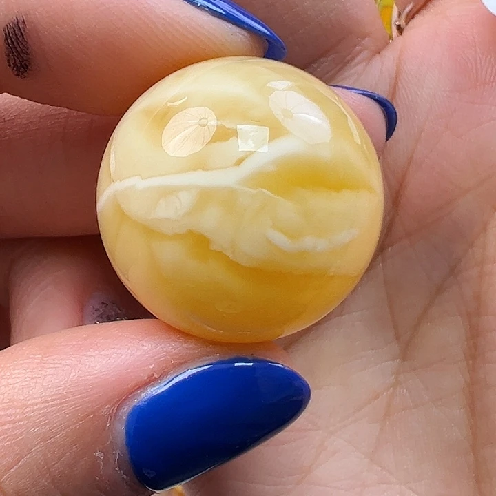 蜜蜡未镶嵌珠宝奇石