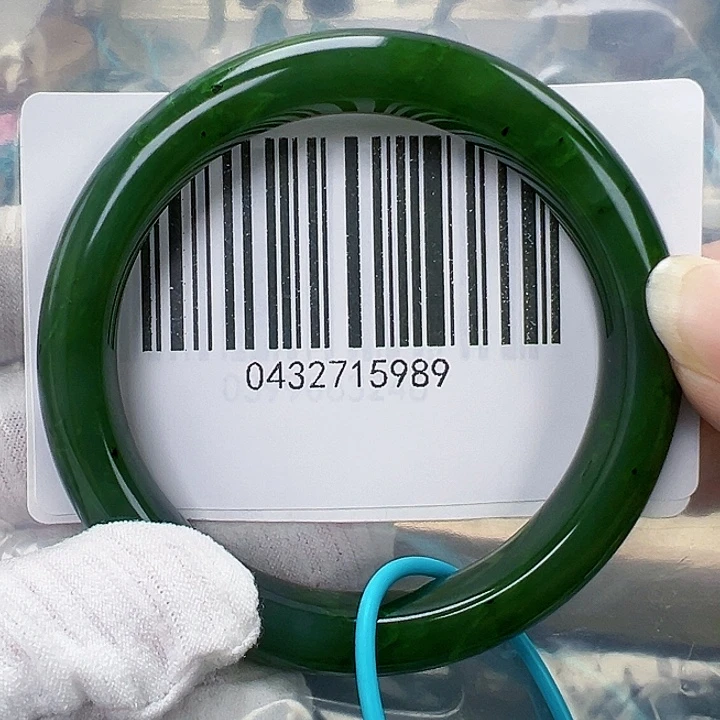 和田玉未镶嵌手镯微瑕56