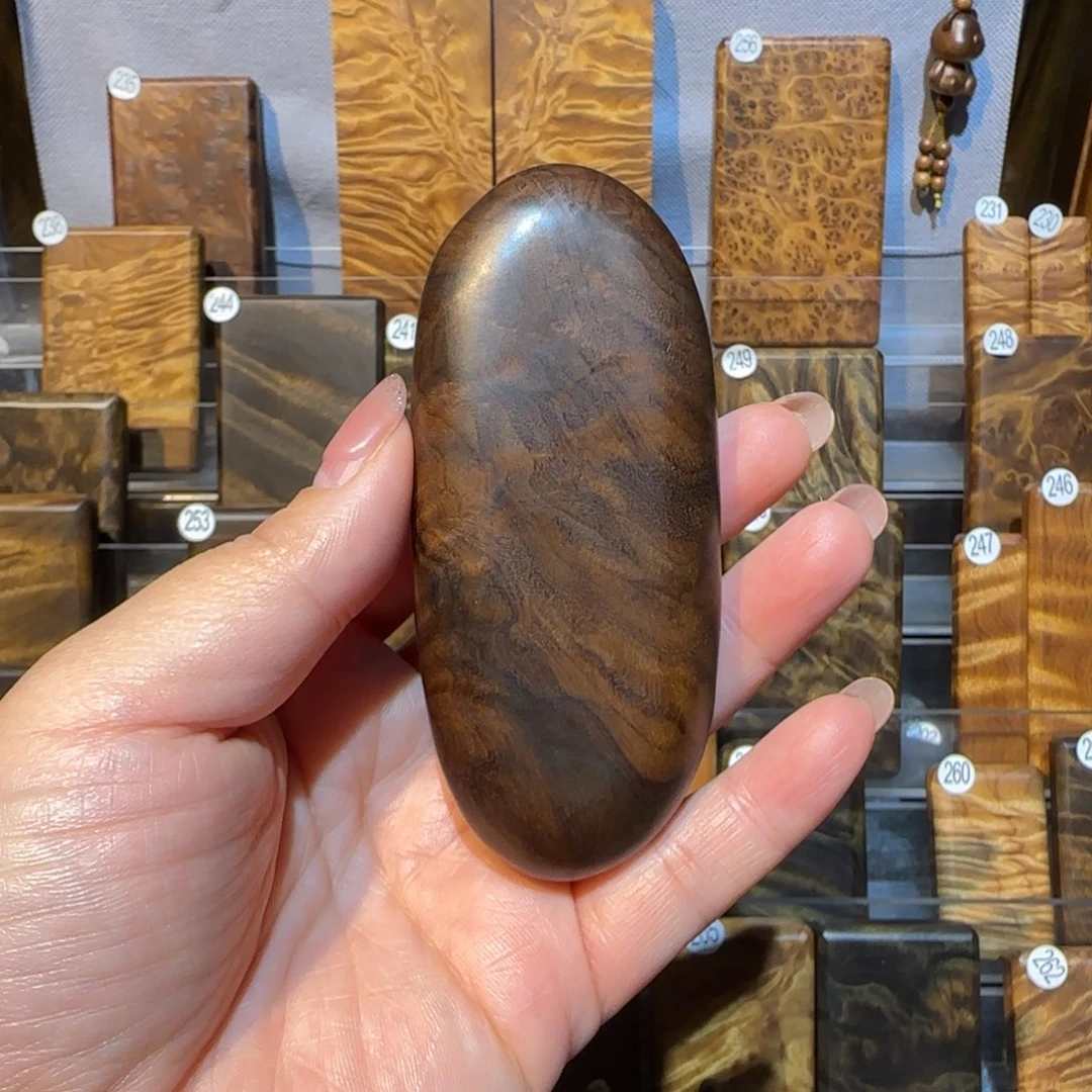 檀***馬把件楠木（金丝楠）金丝楠木小叶桢楠