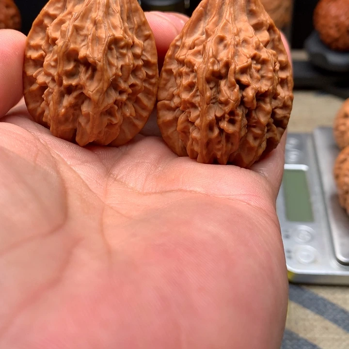 墨***漠桃核吊坠红缨枪好看