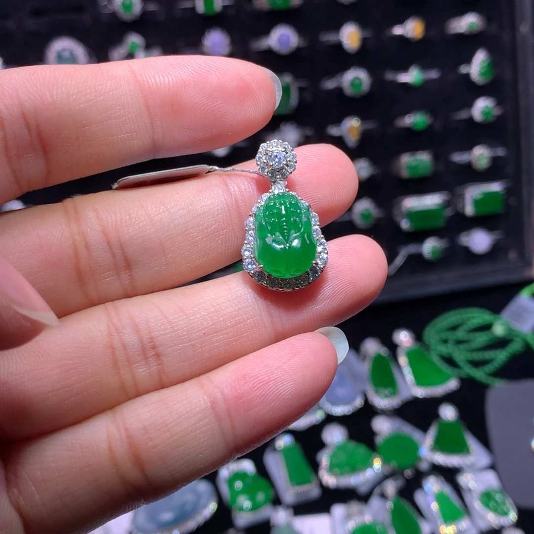 翡翠银S925镶嵌颈饰翡翠