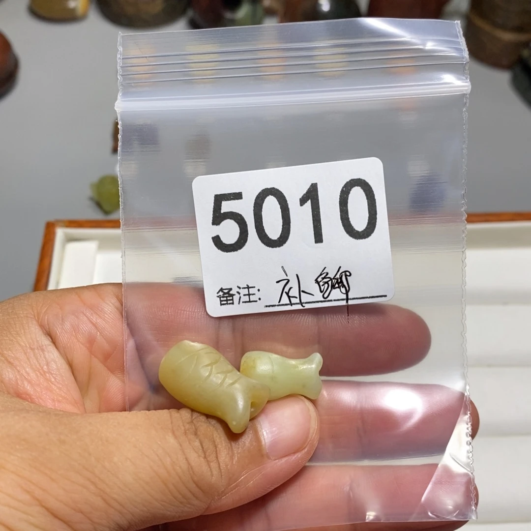 蛇纹石玉未镶嵌颈饰琪**胜