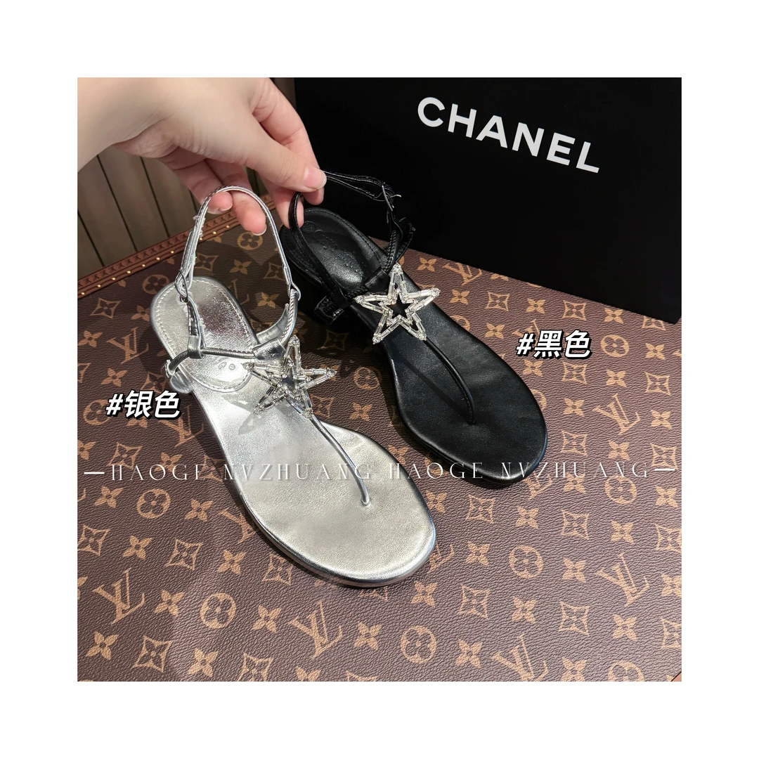 水钻中跟纯色圆头休闲风时装凉鞋夹趾凉鞋高跟